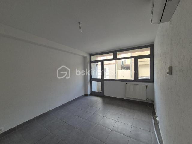 VALENCE D’AGEN – CŒUR DE VILLE – T3 AVEC BALCON ET BOX