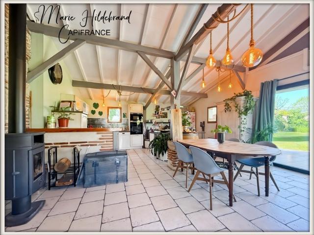 VALENCE D’AGEN – Maison 127 m² – Lumineuse – Espaces Atypiques – Jardin et Double Garage