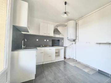 VALENCE – TYPE 4 AVEC BALCONS / CHAUFFAGE ET EAU FROIDE I… – IMMO JEANSELME