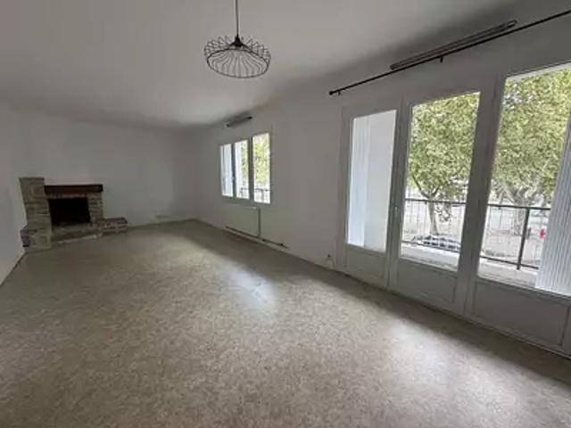 Valence 82400 Location appartement 5 pièces t5 terrasse