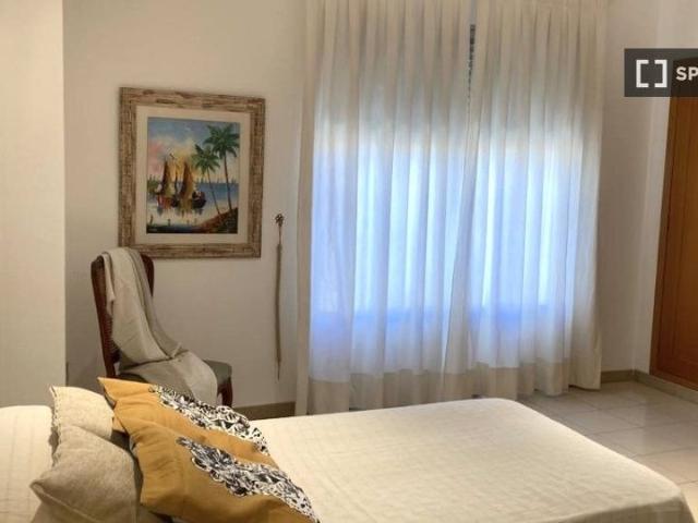 valencia, Valencian Community 46440