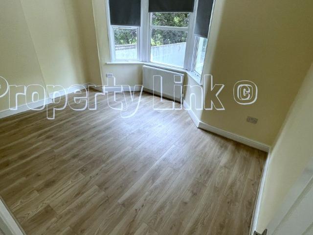 Valentines Road, Ilford IG1, 3 bed flat to rent, £2,150 pcm | PrimeLocation