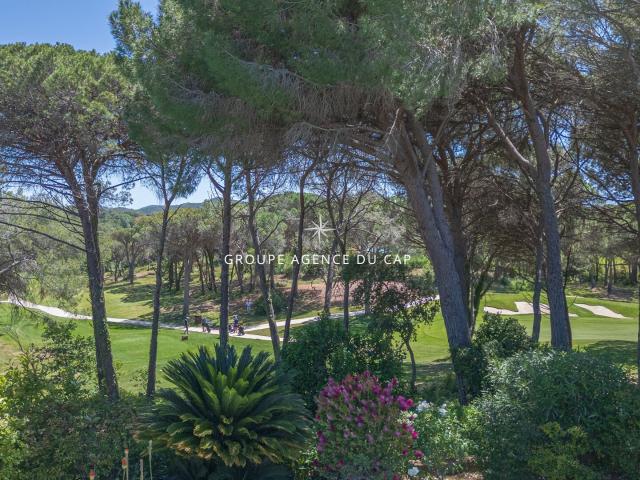 Valescure Coeur Des Golfs Villa 5 Chambres De 200M² Avec Pis. 204m² Saint Raphaël