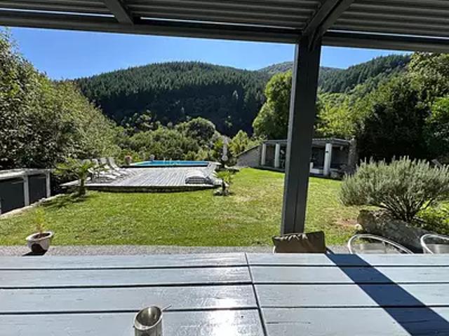 Valgorge 07110 Achat / Vente maison 7 pièces t7 piscine jardin
