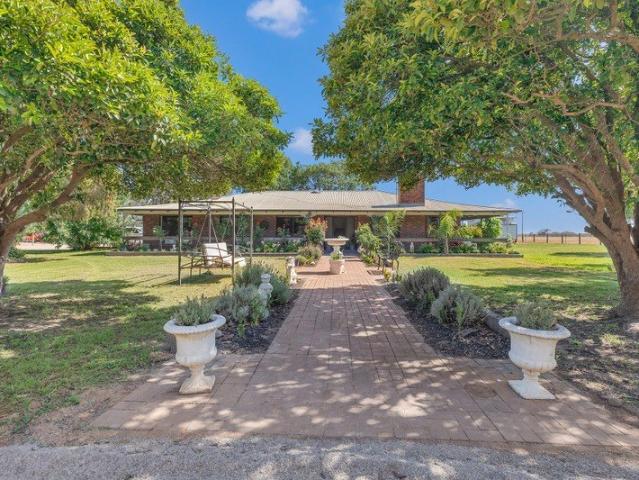 VALHALLA Unique Creekside Lifestyle Opportunity
