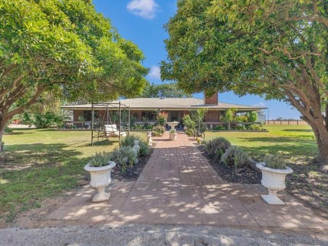 VALHALLA Unique Creekside Lifestyle Opportunity