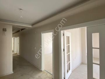 Vali Mithat Bey Mahallesinde 4+1 Site İçi Satılık Geniş Daire