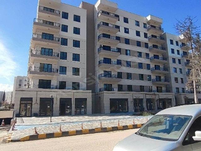 VALİ GÖBEĞİNDE AKEVLERDE PARK MANZARALI CADDE ÜZERİ 2+1 KİRALIK DAİRE