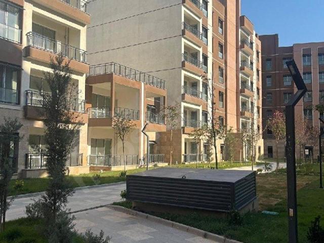 VALİ GÖBEĞİ PARKI DİBİNDE ANA CADDE ÜZERİNDE ESKİSTADYUM YERİNDE KİRALİK 2+1 AMERİKAN MUTFAK DAİRE