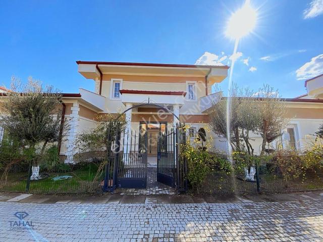 Vali Konakları 2'de 500 M2 7+1 Müstakil Havuzlu Villa