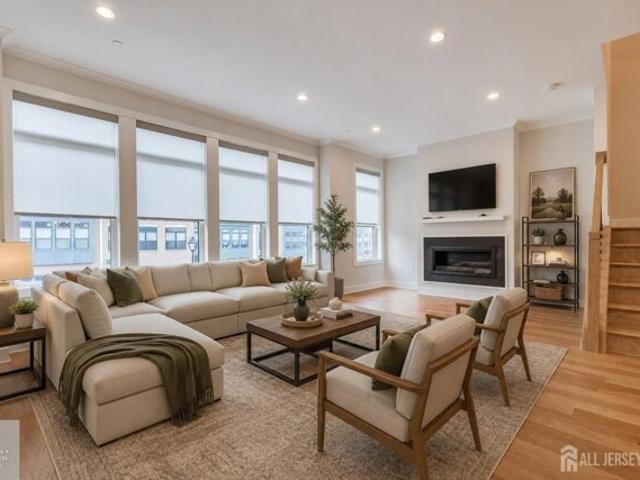Valiant Ct, Middletown, Condo For Sale