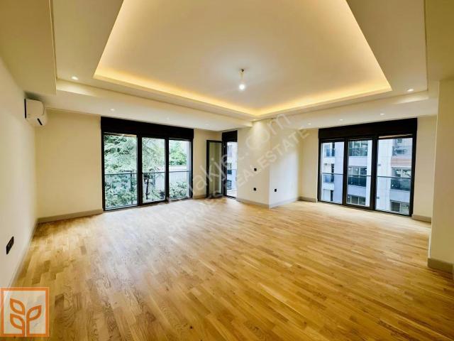 Validebağ Sitesi Harika Kat Planlı | 4m2 Depo | 118m2 Net | 3+1