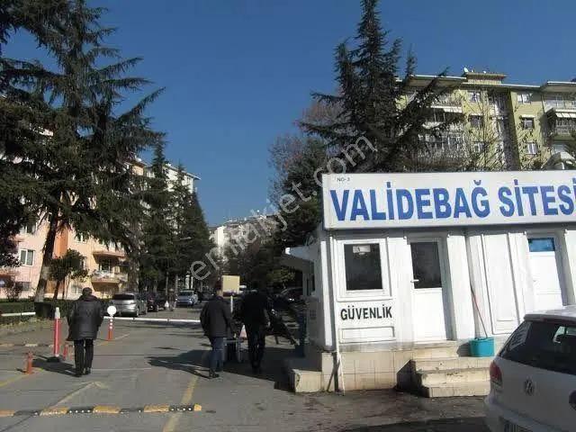 Validebağ Sitesinde Kısmi Deniz Manzaralı 156m2 Balkonlu 3+1