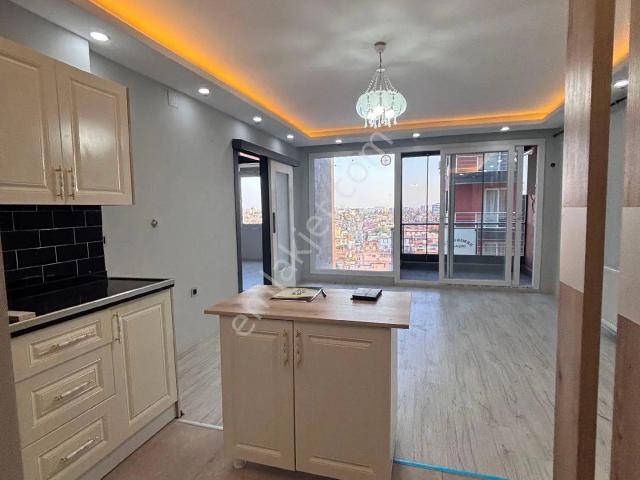 Valiliğe Ve Metro Durağına Yakın Düşük Katlı D.gazlı Kiralık 2+1
