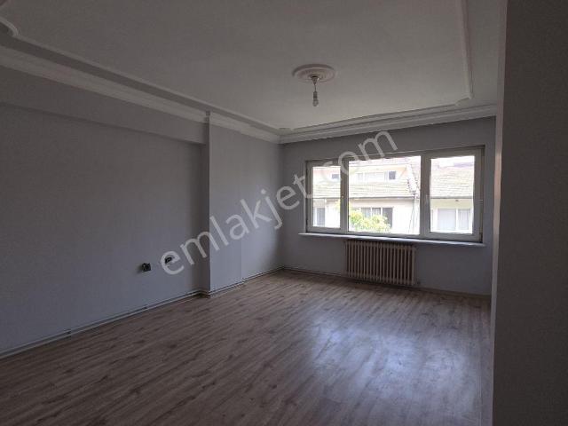 Valilik Arkası 2+1 Metro Dibi Arakat Bakımlı Lüks
