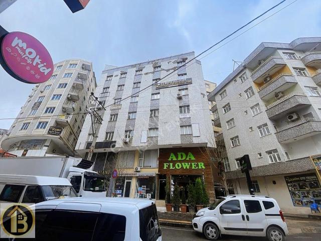 Valilik Civarı, İş Bankası Arkası 1+1 Ayrı Mutfaklı Daire