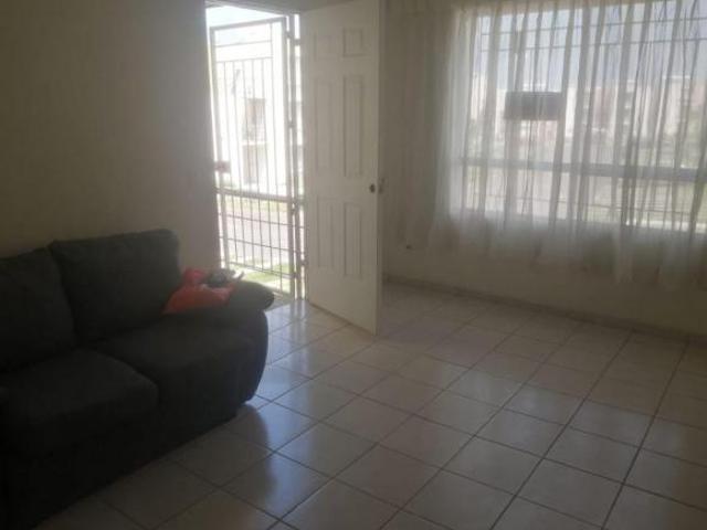 VALLE DE LOS ENCINOS ! EXCELENTE DEPARTAMENTO UBICADO EN 2DO NIVEL LISTO PARA HABITAR
