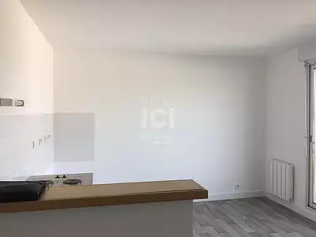 Vallet 44330 Location appartement 1 pièce t1 au dernier étage parking