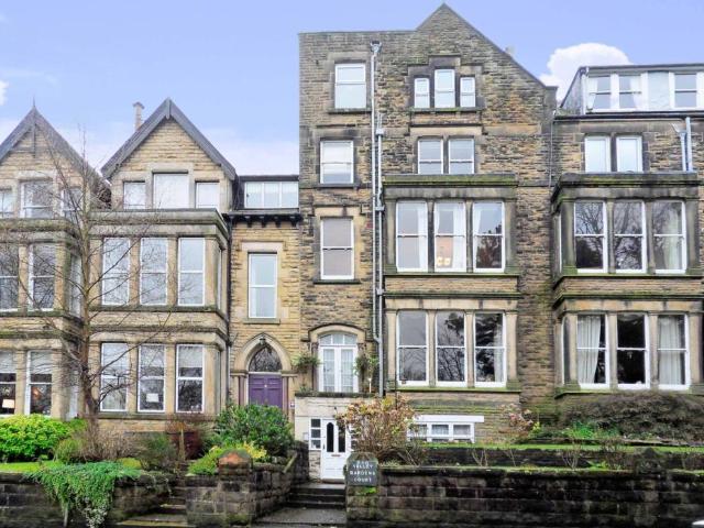 Valley Gardens Court, Valley Drive. 2 bed flat to rent £1,200 pcm £277 pw
