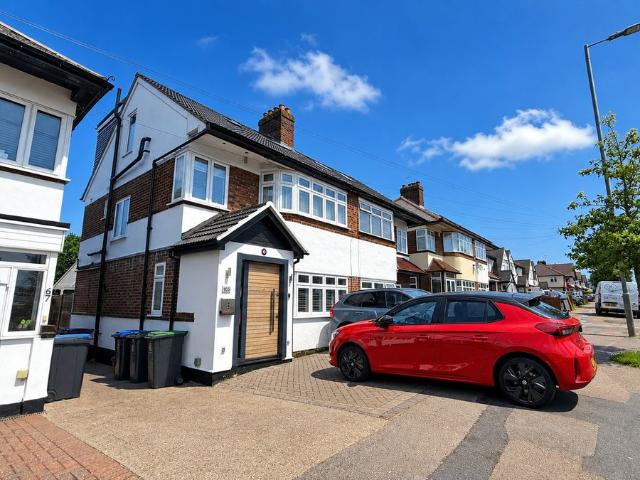 Valley Hill, Loughton IG10, 4 bed property to rent, £3,599 pcm | PrimeLocation