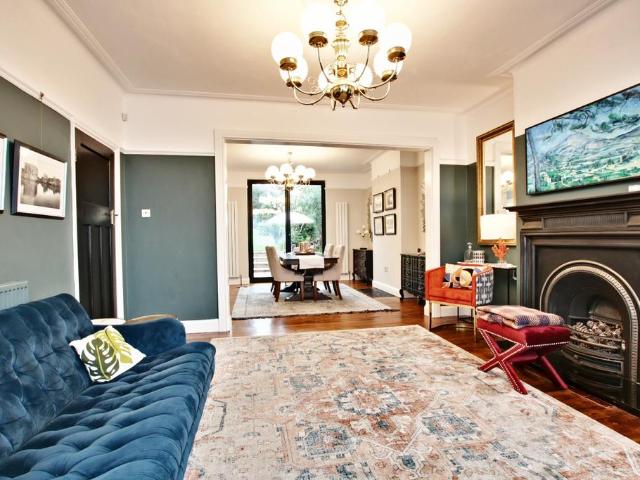 Valley Road, Bromley BR2 3 bed semi detached house to rent £3,350 pcm £773 pw