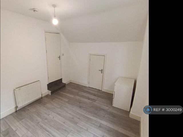 Valley Road, Bromley, BR2 Studio to rent £1,200 pcm £277 pw