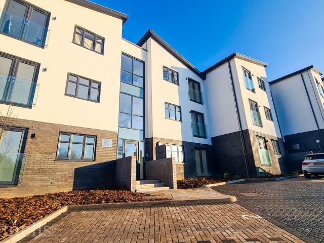 Valley Road, Cradley Heath B64, 2 bed flat to rent, £925 pcm | PrimeLocation