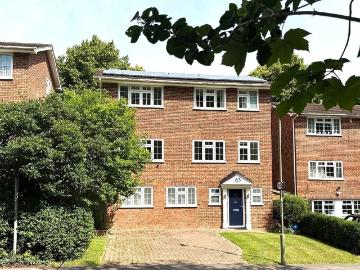 Valley Road, Henley On Thames, Oxfordshire RG9, 4 bed detached house to rent, £4,500 pcm | PrimeLocation