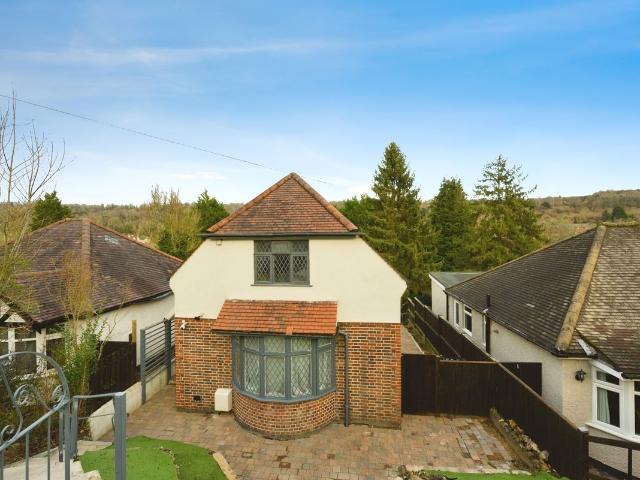 Valley Road, Kenley CR8, 3 bed property to rent, £2,300 pcm | PrimeLocation