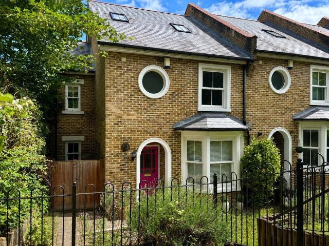 Valley Road, Kenley CR8, 4 bed town house to rent, £2,750 pcm | PrimeLocation