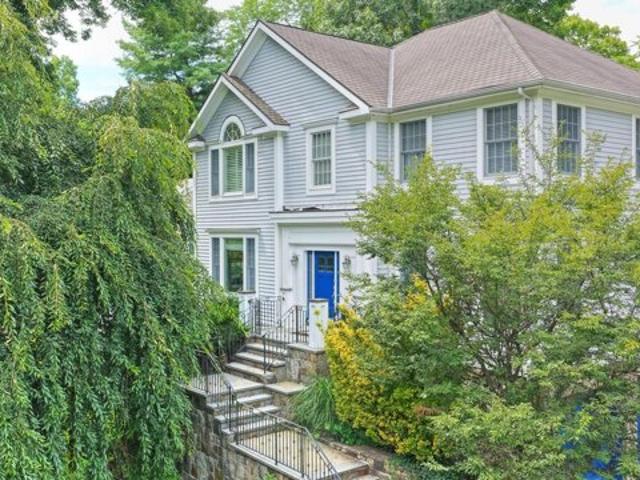 Valley Rd, Cos Cob, Home For Sale