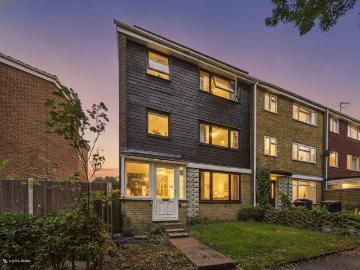 Valleyside, Hemel Hempstead, Hertfordshire HP1, 5 bed end terrace house to rent, £2,350 pcm | PrimeLocation