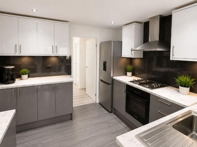 Valleyside, Hemel Hempstead HP1, 4 bed terraced house to rent, £2,295 pcm | PrimeLocation