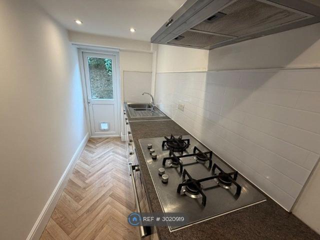 Vallis Road, Frome BA11, 3 bed terraced house to rent, £1,350 pcm | PrimeLocation