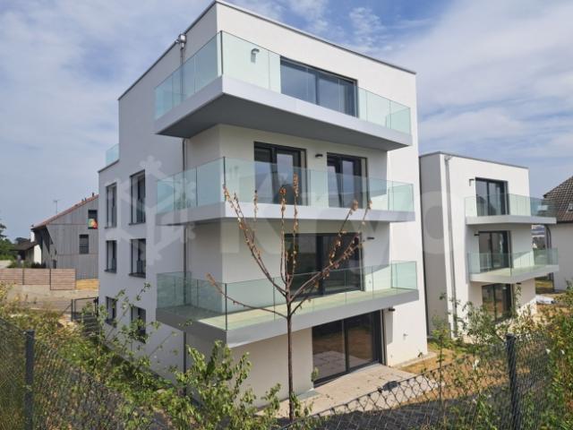 Vallon / 4.5 Zimmer Wohnung im Erdgeschoss mit Garten