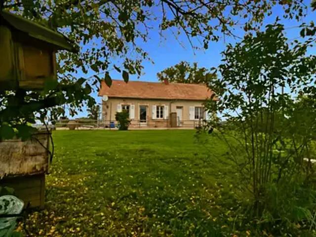 Vallon en Sully 03190 Achat / Vente maison 4 pièces t4 piscine jardin