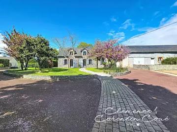 Vallons de l'Erdre 44540 Achat / Vente maison 9 pièces t9 parking