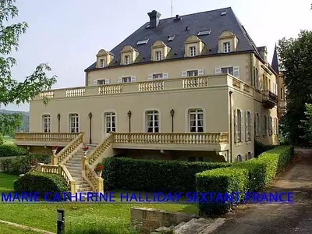 Valojoulx 24290 Achat / Vente maison 50 pièces t50 au dernier étage piscine