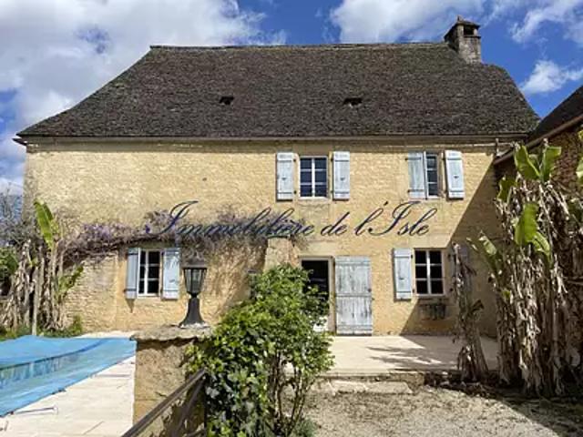 Valojoulx 24290 Achat / Vente maison 8 pièces t8 piscine