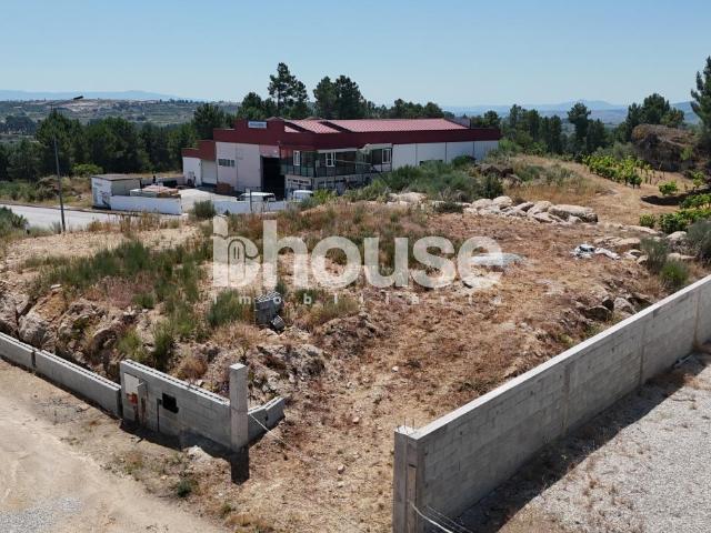 VALPAÇOS: TERRENO C/PROJETO DE HABITAÇÃO