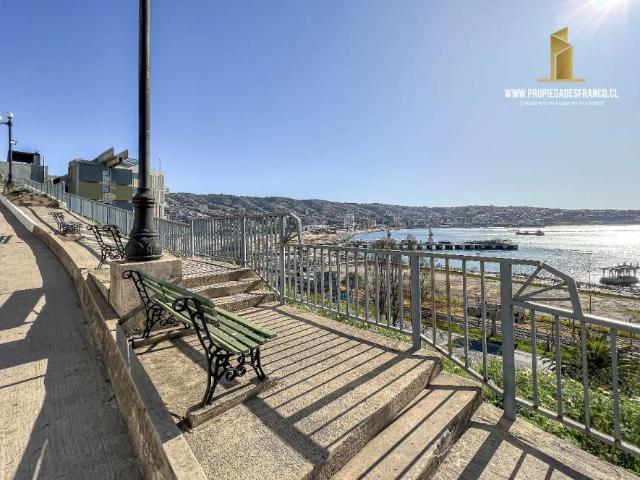 VALPARAÍSO. ARRIENDO DPTO REMODELADO COMPLETAMENTE AMOBLADO