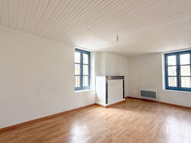 Valréas, maison de village au coeur du centre historique. 58m² Valréas