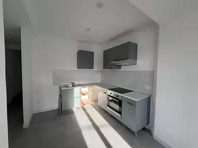 Valréas 84600 Location appartement 3 pièces t3 au dernier étage