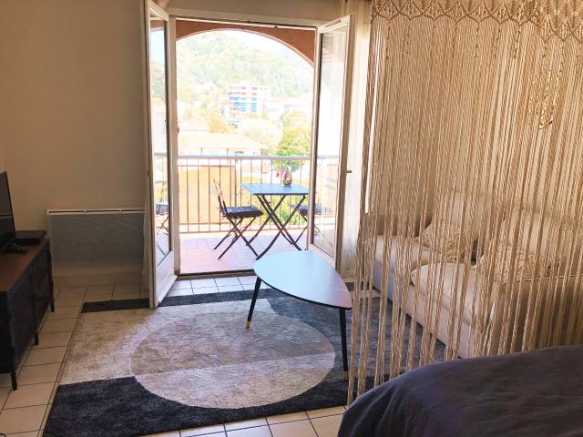 VALS LES BAINS APPARTEMENT T1 AVEC BALCON