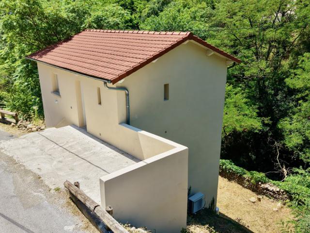 Vals les bains, Maison avec terrain attenant