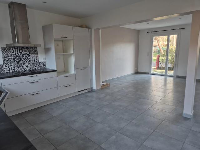 Vals près Le Puy, maison F4 sur 2 niveaux
