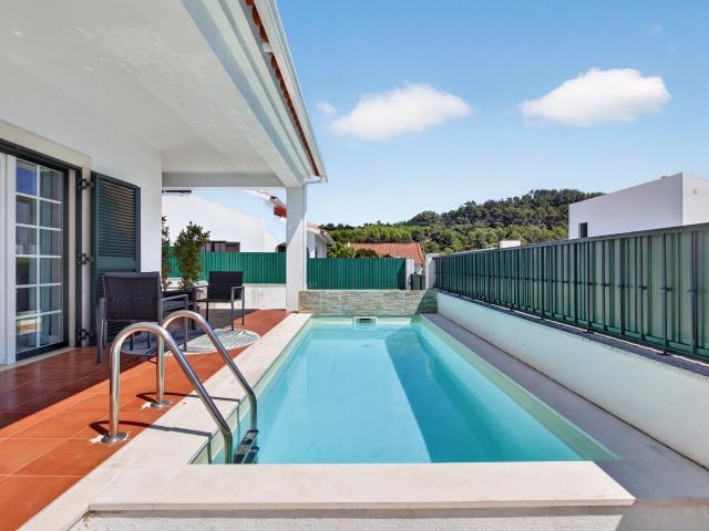 VÁRZEA DE SINTRA | MORADIA T3+1 COM PISCINA PRIVADA, JARDIM. 154m² Sintra Santa Maria E São Miguel