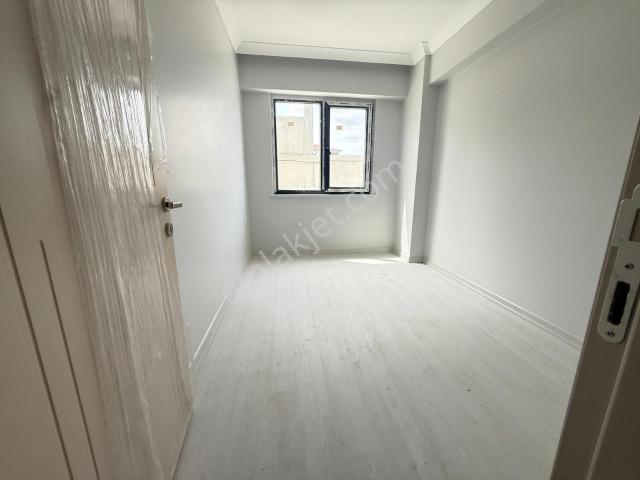 Var Gayrimenkulden İstasyonda 2+1 Giriş Kat 0 İskanlı Daire