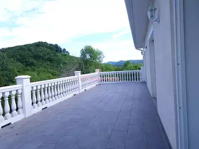 Varacieux 38470 Achat / Vente maison 8 pièces t8 terrasse