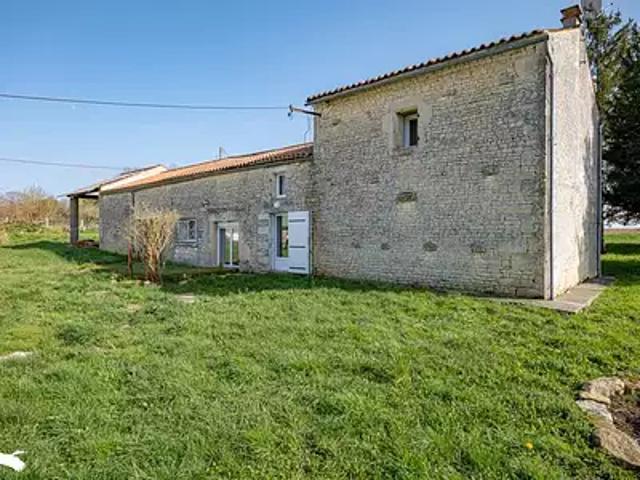 Varaize 17400 Achat / Vente maison 4 pièces t4 parking